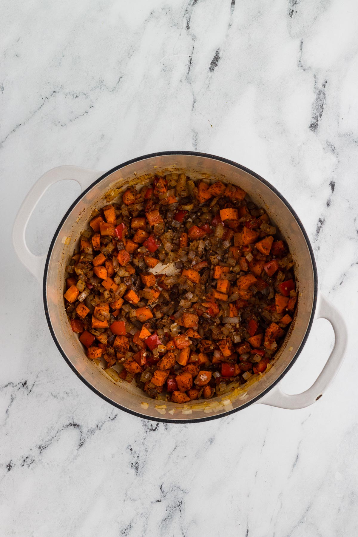 Top view of a finished pot of black bean veggie chili