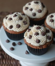 Chocolate Chip Cookie Cupcakes | Kitchen Treaty