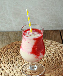 Lava Flow Smoothie (Vegan Strawberry-Coconut Smoothie) | Kitchen Treaty