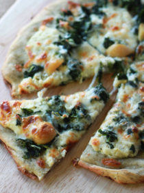 Roasted Garlic and Spinach White Pizza (with Optional Chicken)