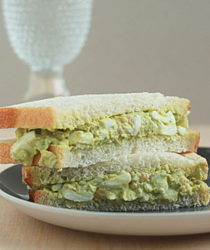 Smashed chickpea guacamole egg salad | Kitchen Treaty