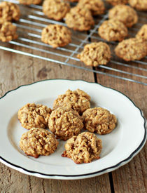 Spiced Pumpkin Oatmeal Cookies | Kitchen Treaty