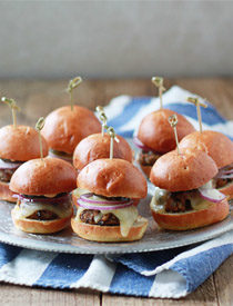 Spicy Black Bean Sliders with Chipotle Mayonnaise | kitchentreaty.com #vegetarian