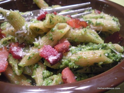 Spinach Pesto Pasta with Portobello Mushrooms or Bacon