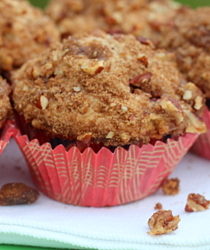 Strawberry rhubarb muffins | kitchentreaty.com