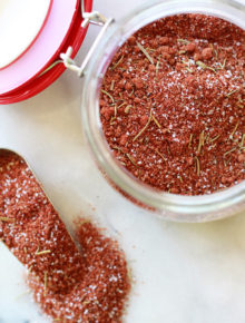 Sweet and Smoky BBQ Dry Rub Mix - Use this intensely flavored dry spice rub on everything. Your grilled veggies, chicken, and tofu will never be the same!