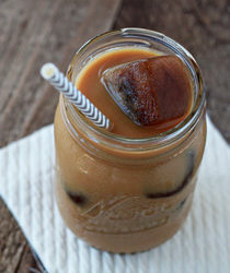 Vanilla iced coffee | Kitchen Treaty