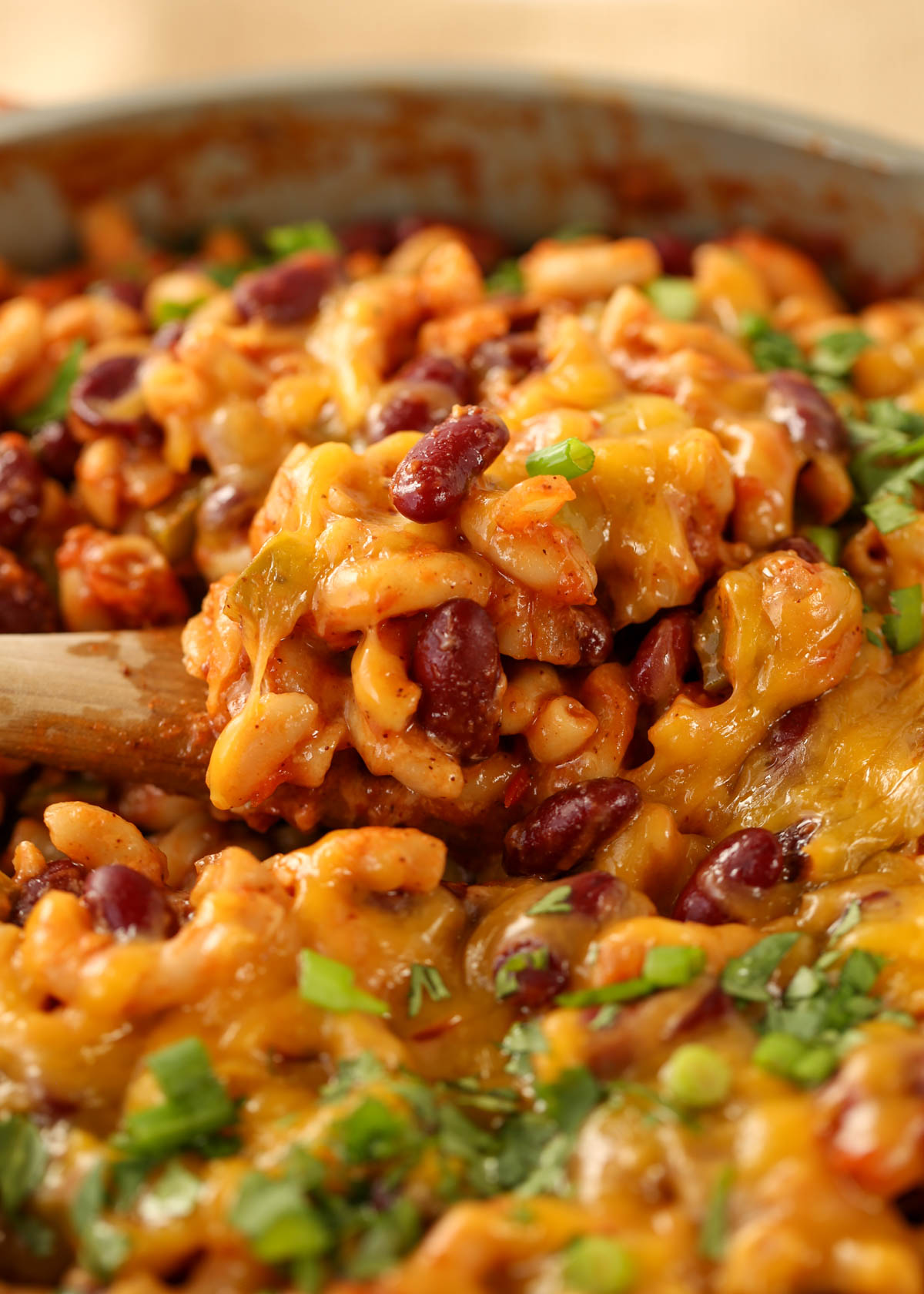 A close-up of one-pot veggie chili mac.