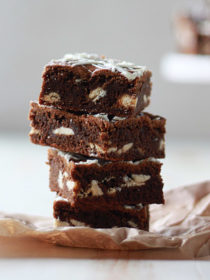 White Chocolate Chip Gingerbread Blondies